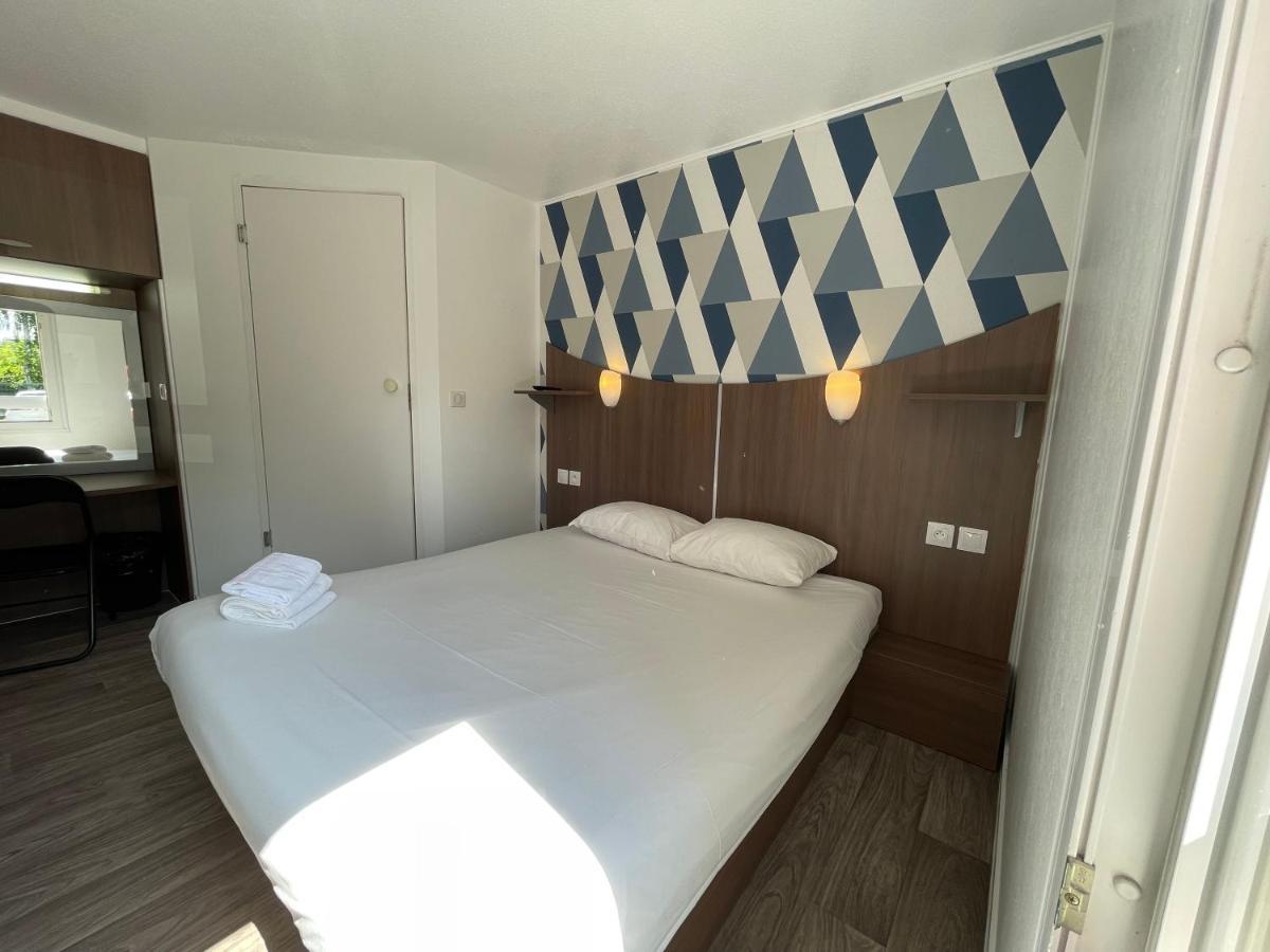 Kyriad Direct Val De Reuil Val-de-Reuil Екстериор снимка